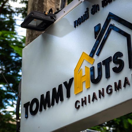 ホテル Tommy Huts チエンマイ エクステリア 写真
