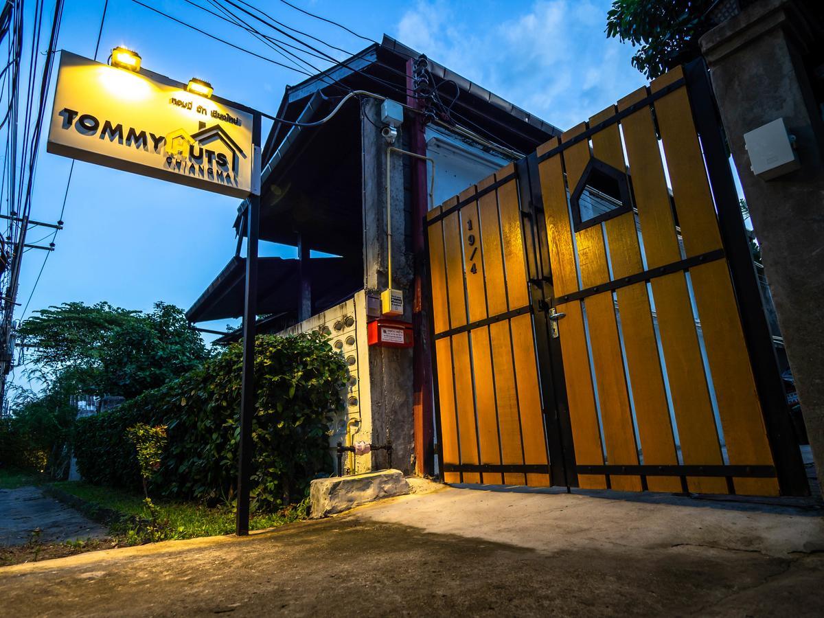 ホテル Tommy Huts チエンマイ エクステリア 写真
